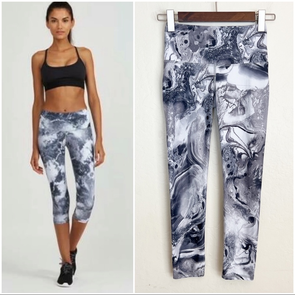 •NOLI ACTIVE• Black & White Granite Swirl Cropped Capri Leggings Size XS Yoga